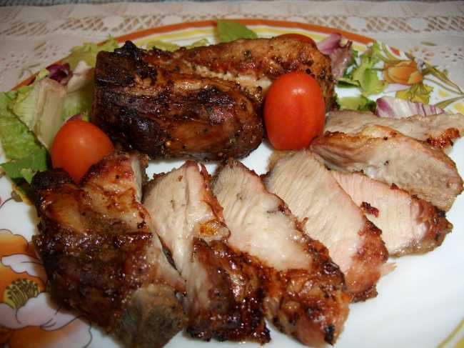 Маринованная свинина с чесноком в аэрогриле – кулинарный рецепт