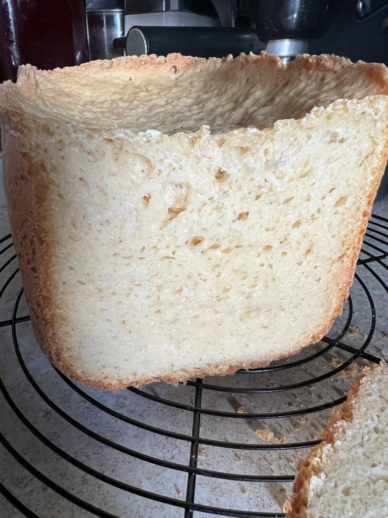 Пшенично-кукурузный хлеб с добавлением сыра (хлебопечка)