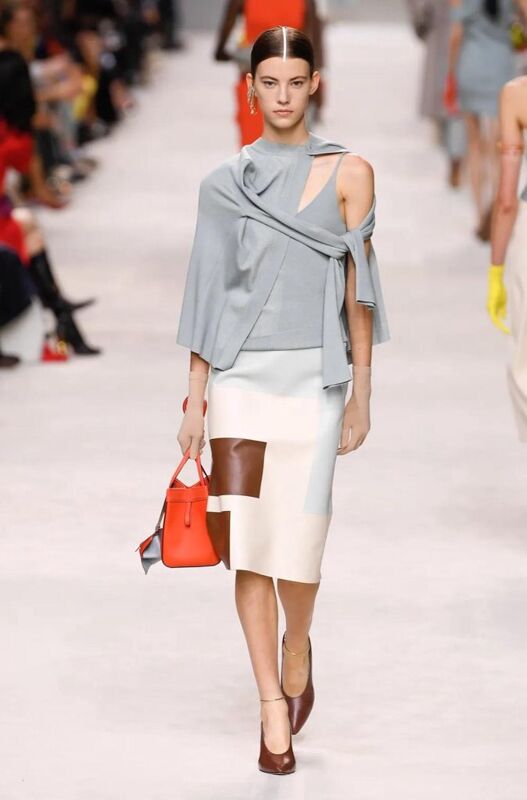 Модные тенденции весны 2024: юбка-карандаш за пределами офиса