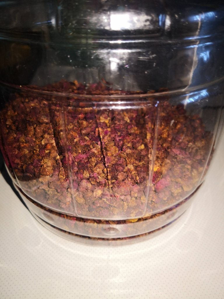 Ферментированный чай из лепестков роз