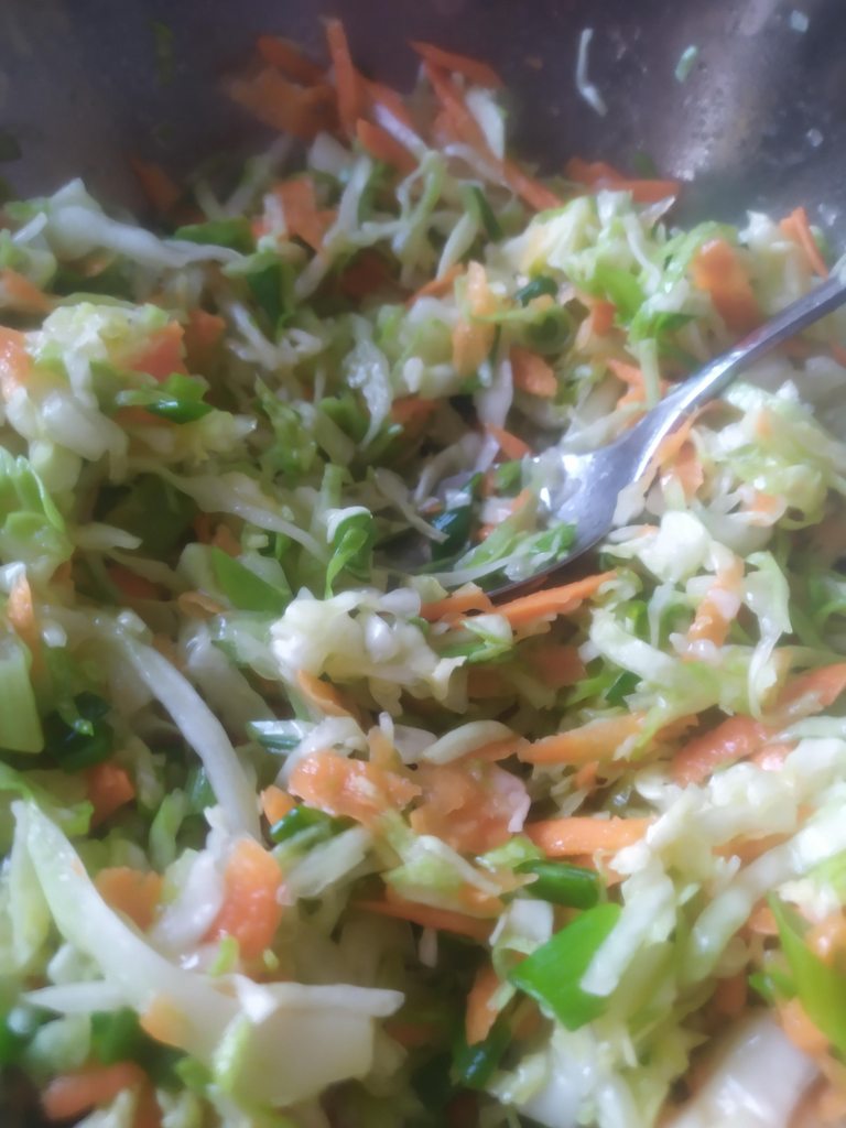 Салат из свежей капусты столовский