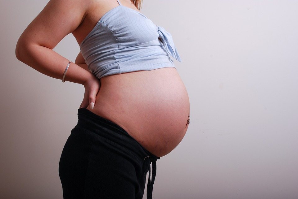 Новое исследование выявило факторы риска, связанные с низким весом при рождении