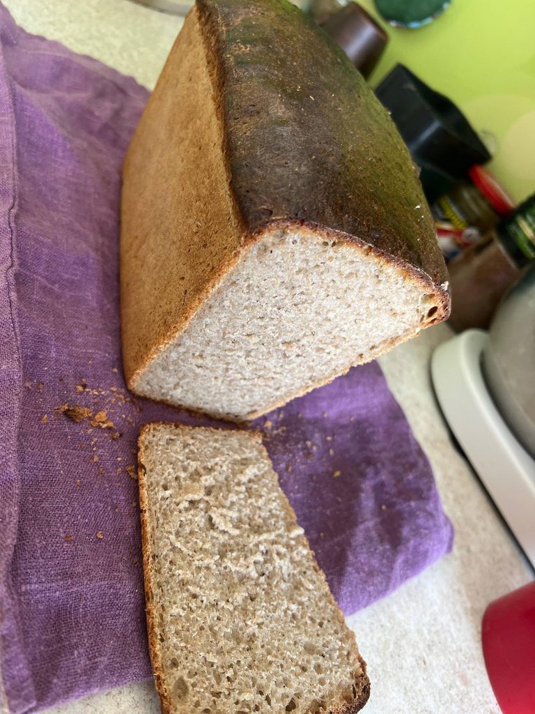 Пшеничный хлеб на ржаной закваске (мука высшего сорта)