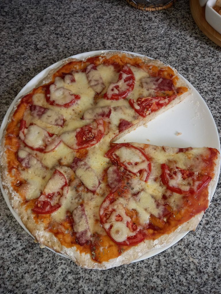 Бездрожжевое тесто на кефире для быстрых лепешек и пиццы