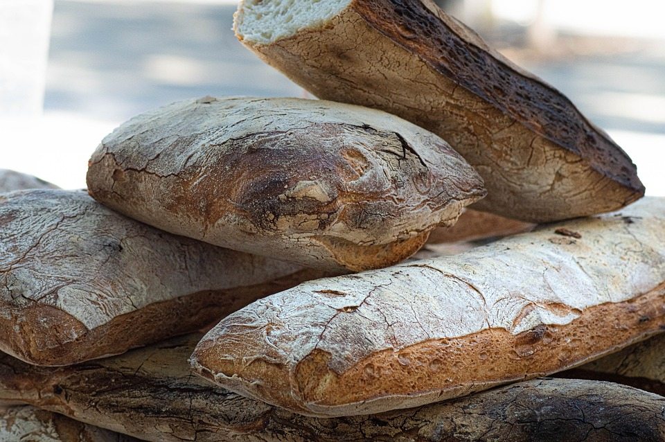 Что оставляет хлеб на закваске сырым?