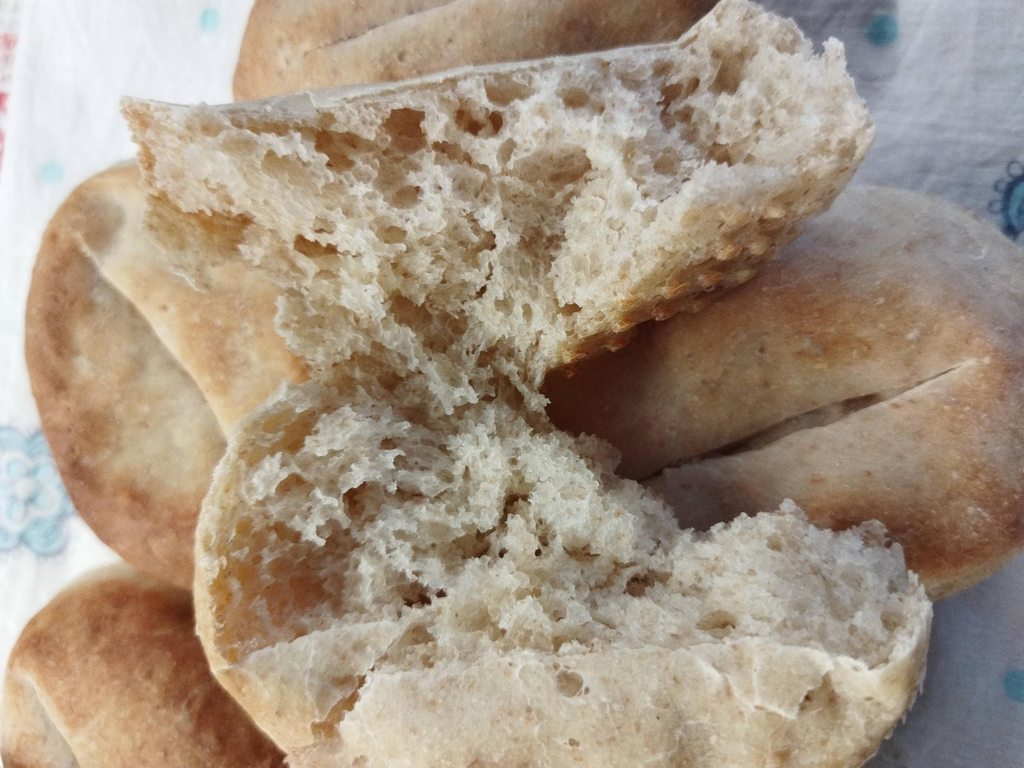 Пшеничные хлебные булочки на кефире