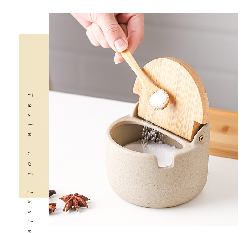 Японская керамическая банка для приправ с деревянной крышкой и ложкой