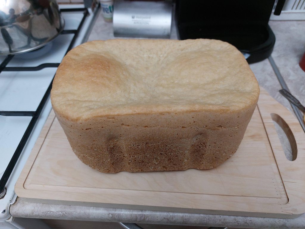 Белый хлеб. Просто и вкусно.